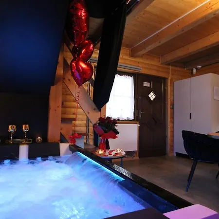 Pod Mlynska Skala - Z Prywatnym Jacuzzi I Kominkiem Vakantieboerderij Zdow