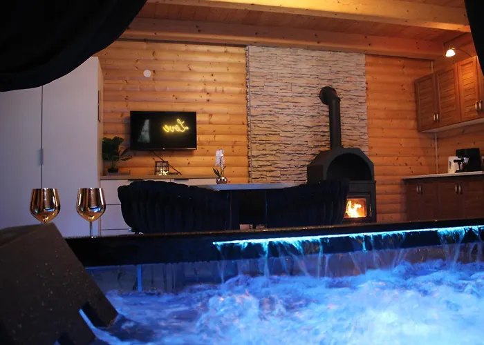 Çiftlik konaklama Pod Mlynska Skala - Z Prywatnym Jacuzzi I Kominkiem Zdow