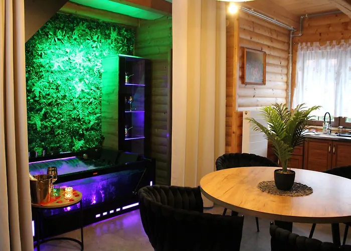 Pod Mlynska Skala - Z Prywatnym Jacuzzi I Kominkiem בית חווה *